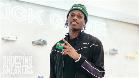 Rafael Leão Goes Shopping for Sneakers at Kick Game .